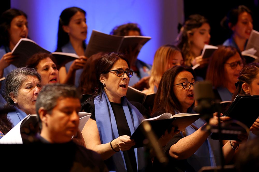 Los poemas, encontrados a principios del siglo XIX, fueron musicalizados entre 1935 y 1936, dando vida a una de las obras más famosas de todos los tiempos, cuya fuerza no deja indiferente, mientras su sonoridad evoca un pasado medieval germano atractivo.